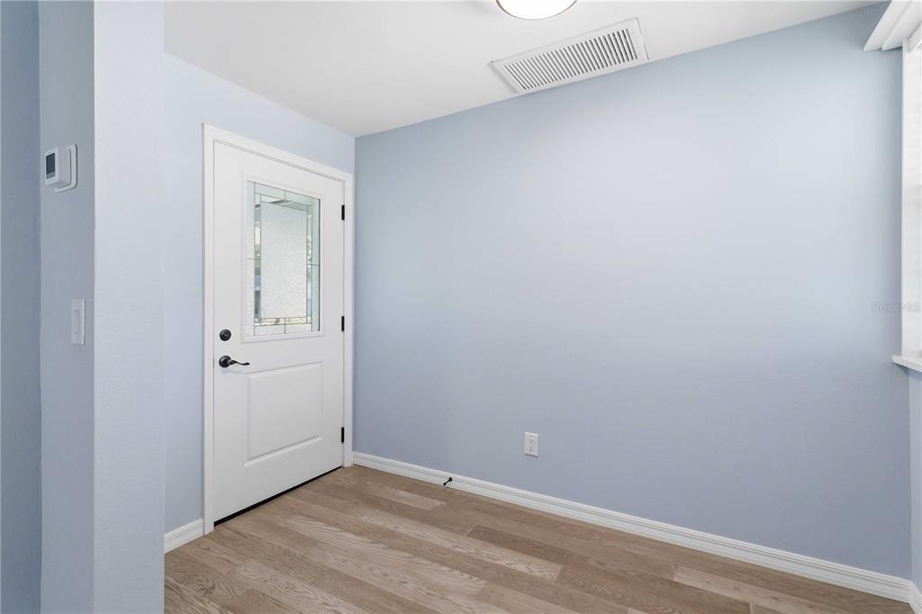 607 Manatee Avenue - Photo 4