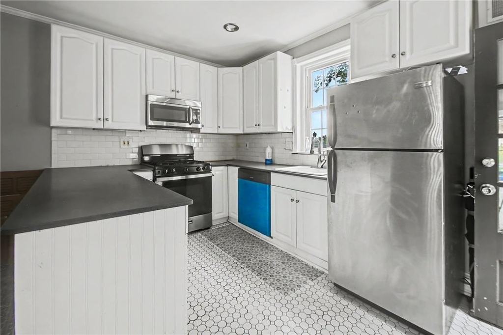 350 Dupont Street - Photo 3