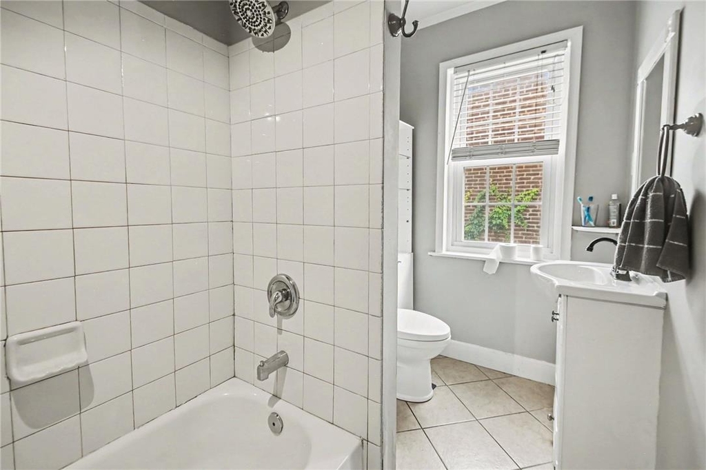 350 Dupont Street - Photo 8