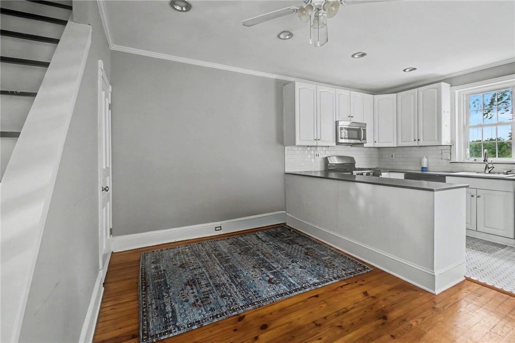 350 Dupont Street - Photo 2