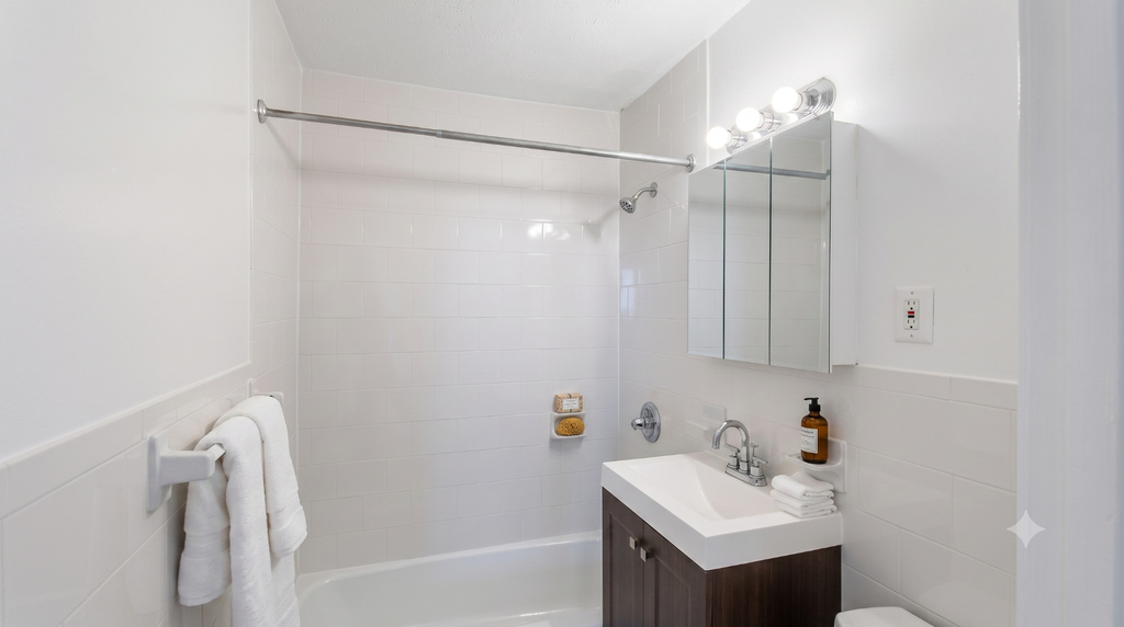 3333 Broadway - Photo 2