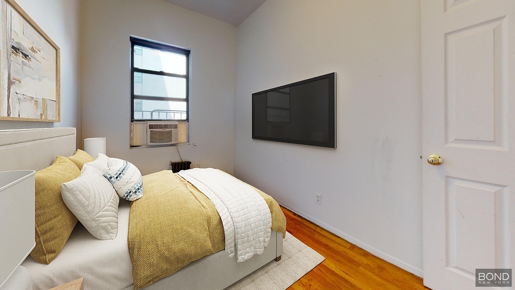 Third Avenue - Photo 11