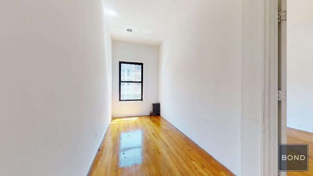Third Avenue - Photo 5