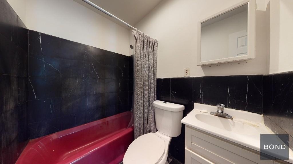 Third Avenue - Photo 13