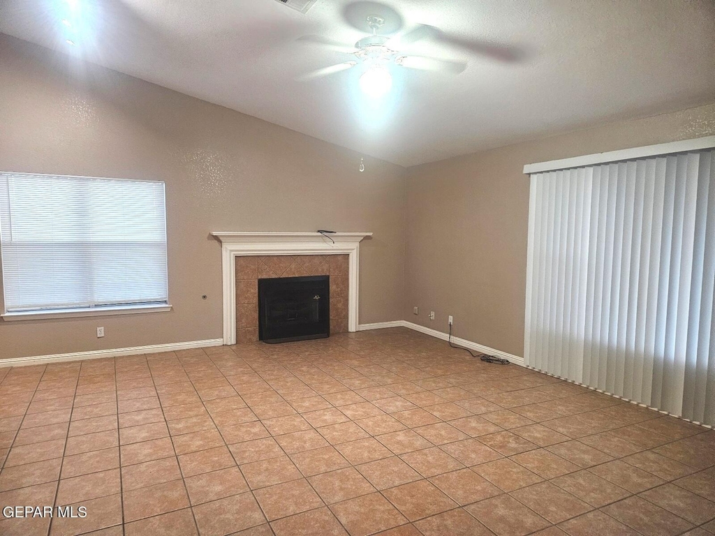 1329 Desierto Rosa Place - Photo 8