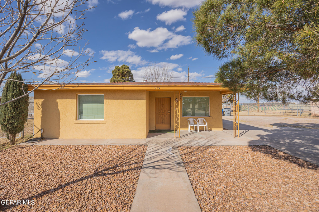 213 Carnes Road - Photo 0