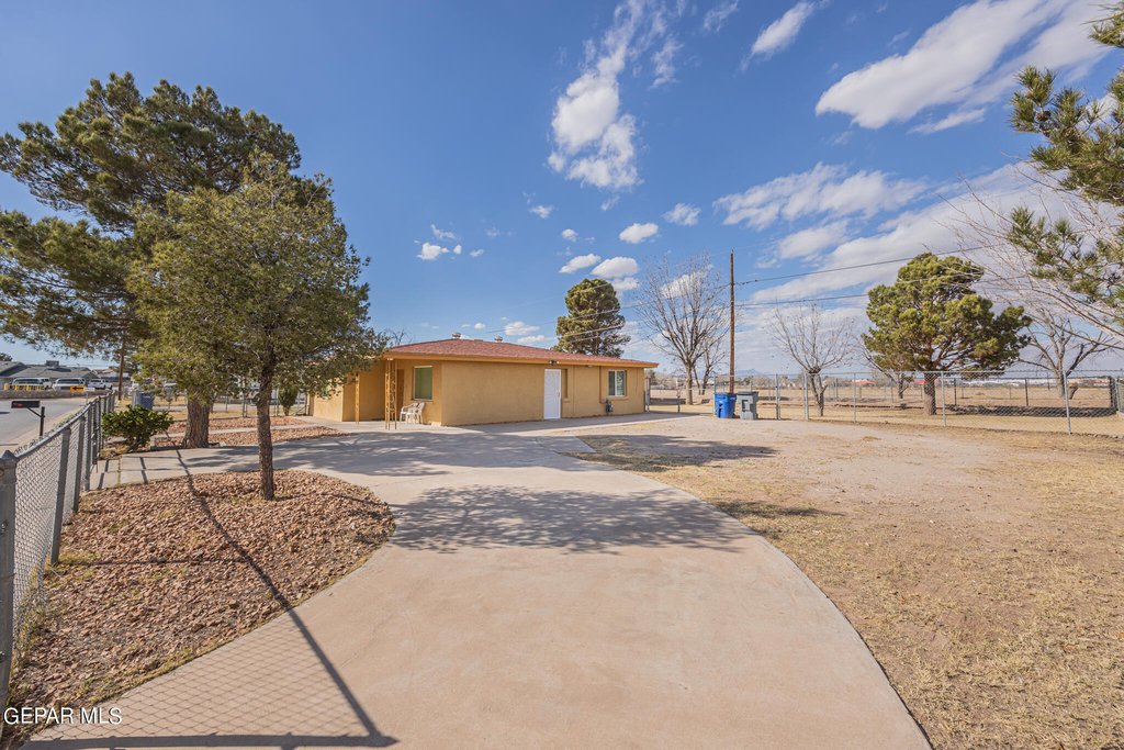 213 Carnes Road - Photo 1