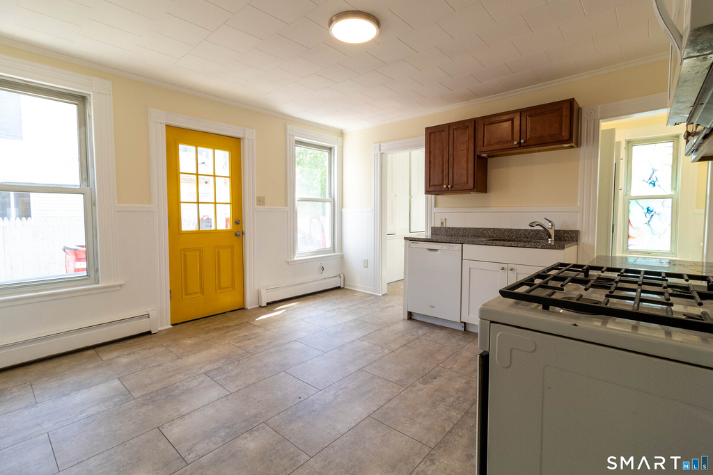 62 Lincoln Avenue - Photo 3