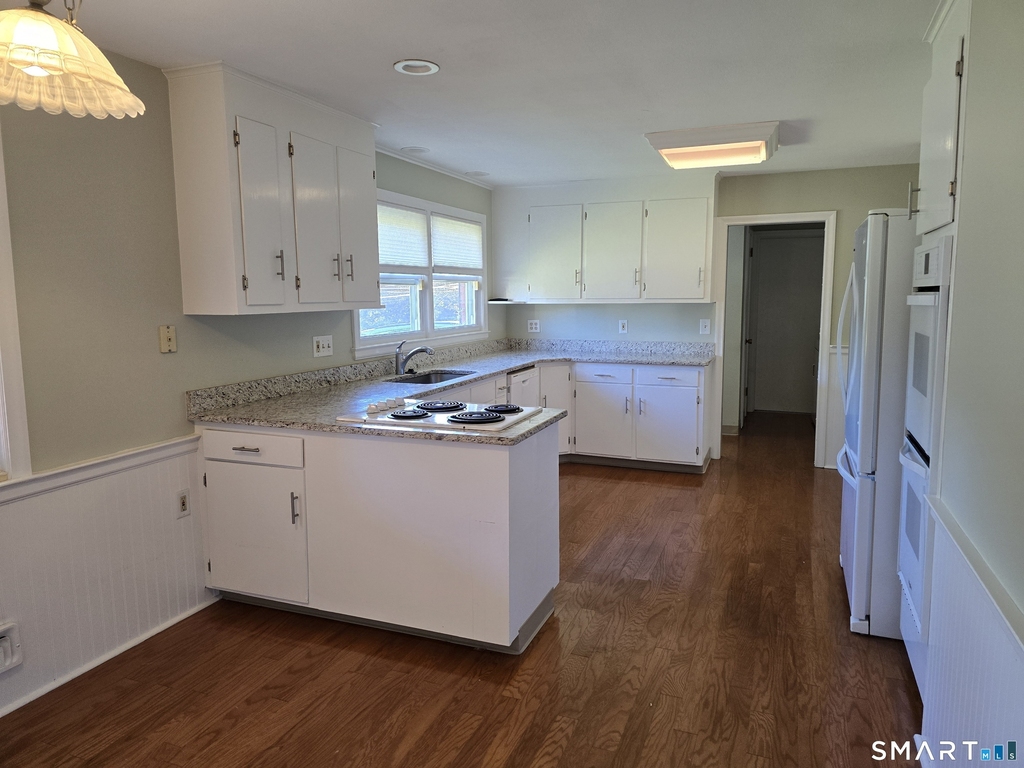 11 Eastwood Road - Photo 2