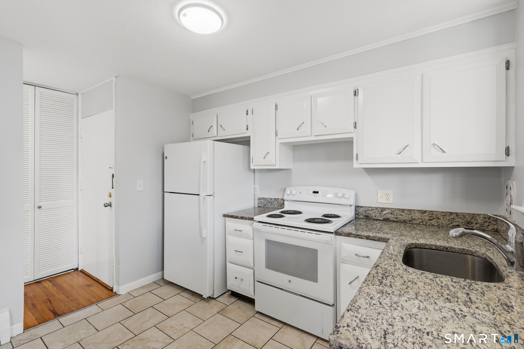 492 Fountain Street - Photo 1