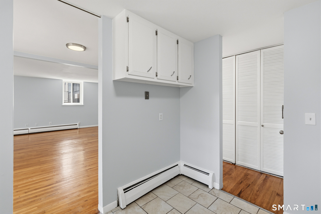492 Fountain Street - Photo 2