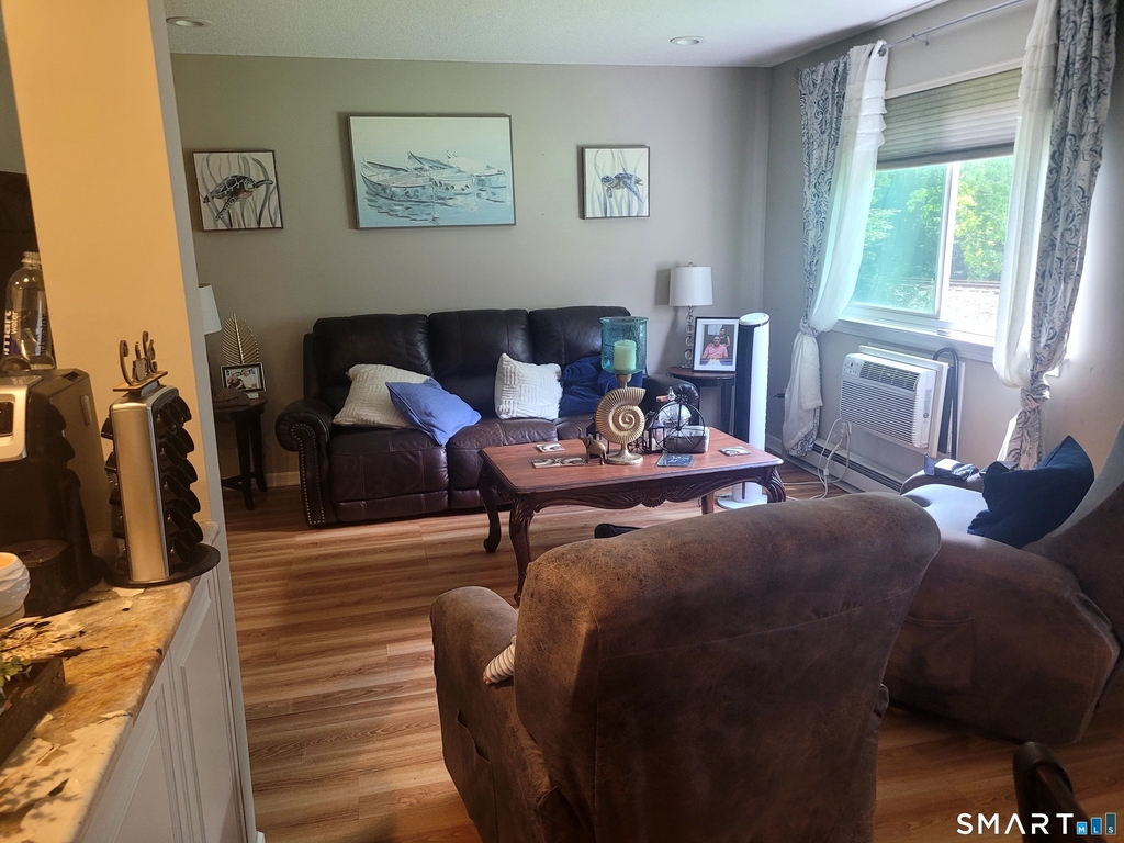 565 Clark Avenue - Photo 4