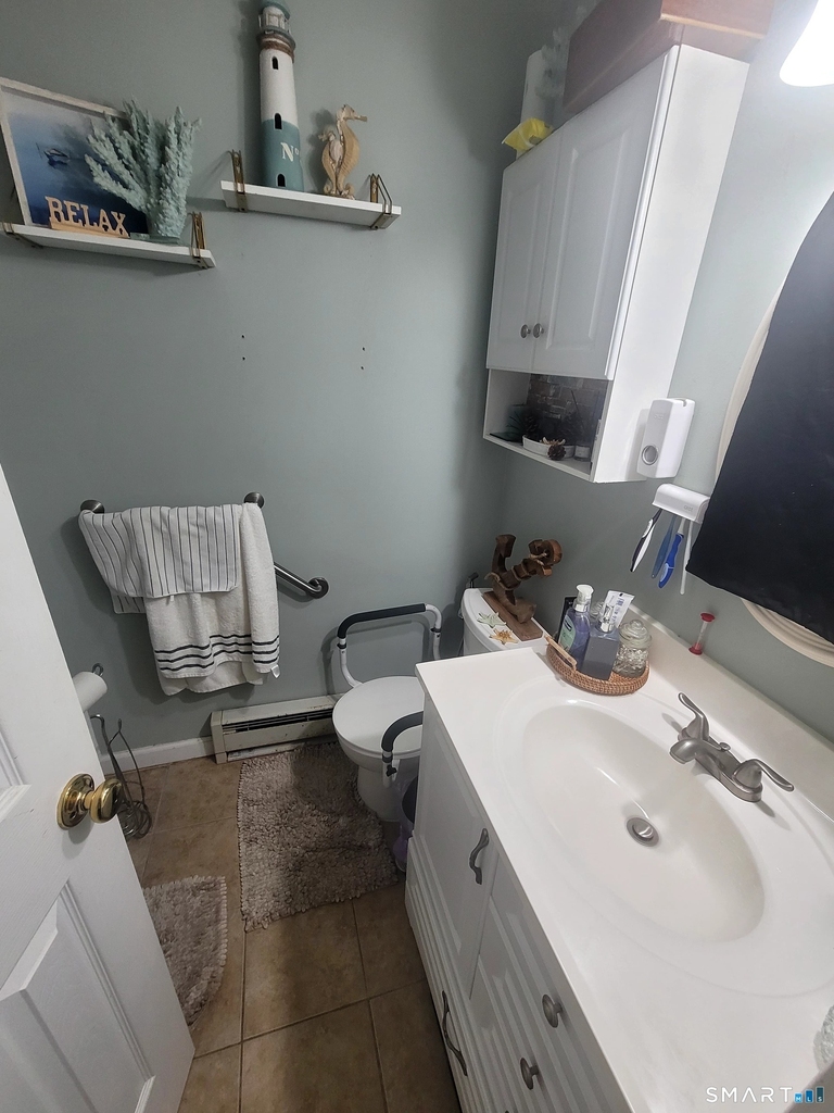 565 Clark Avenue - Photo 6