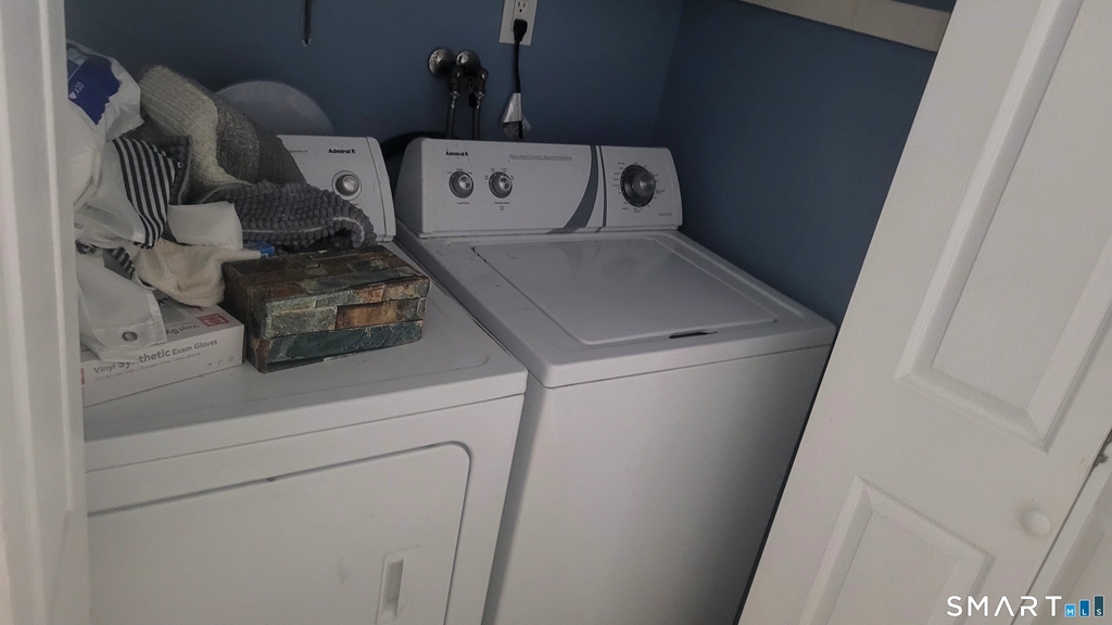 565 Clark Avenue - Photo 11