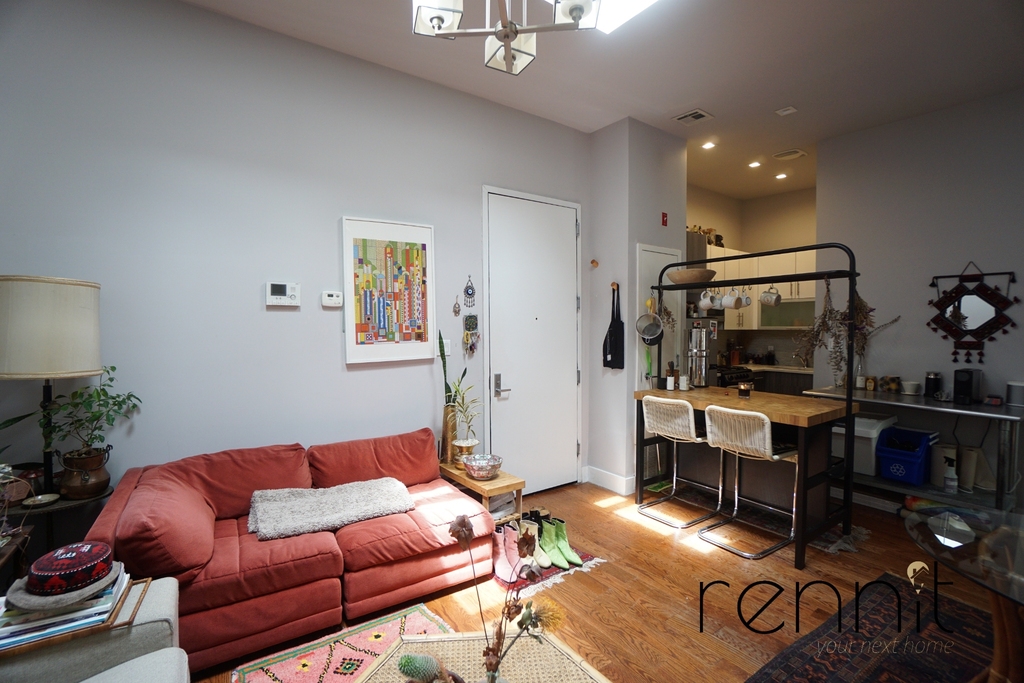 914 Hart Street - Photo 1