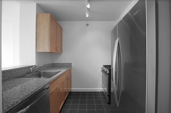 West 42nd Street - Photo 2