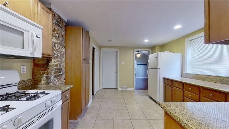 3942 Liberty Ave - Photo 2