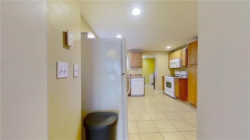 3942 Liberty Ave - Photo 4