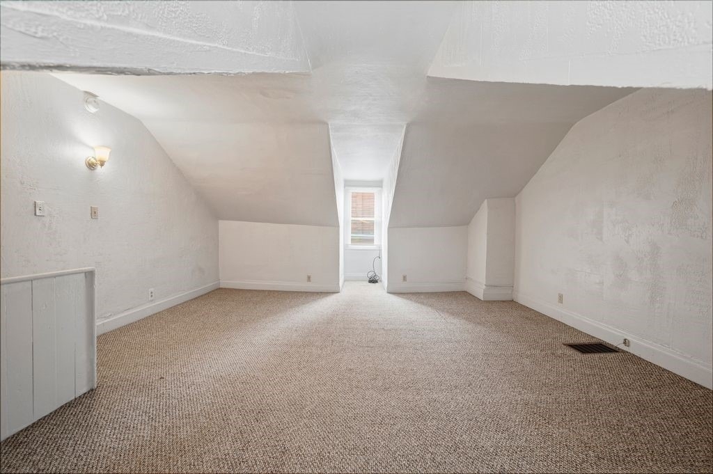 2129 Sarah - Photo 19