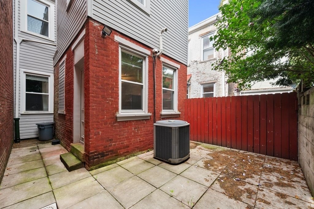 2129 Sarah - Photo 21