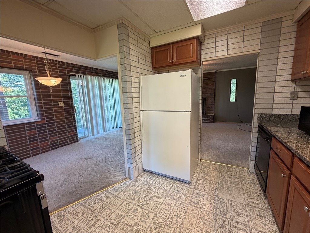 735 Athalia St - Photo 2