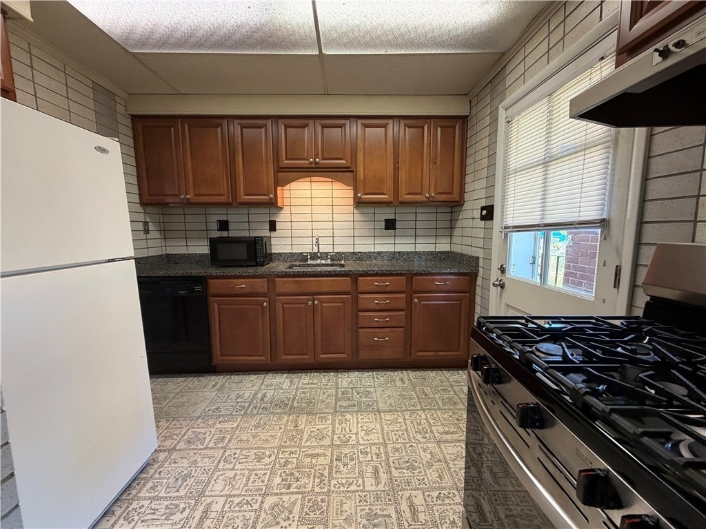 735 Athalia St - Photo 4