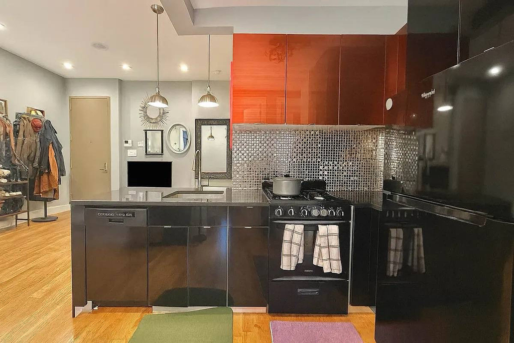 245 Jefferson Street - Photo 2