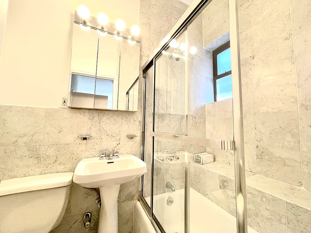 83rd Street/3rd Avenue - Photo 6