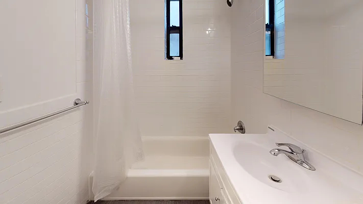 1441 York Avenue - Photo 5