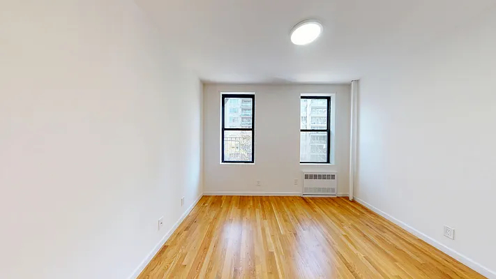 1441 York Avenue - Photo 4