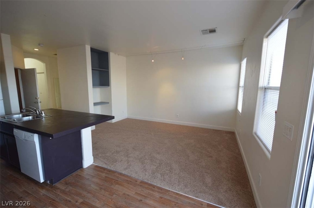 6670 Tulip Falls Drive - Photo 5