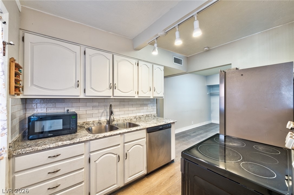 612 Stanford Street - Photo 3
