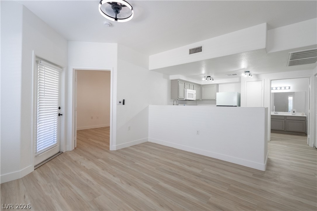 10245 S Maryland Parkway - Photo 10