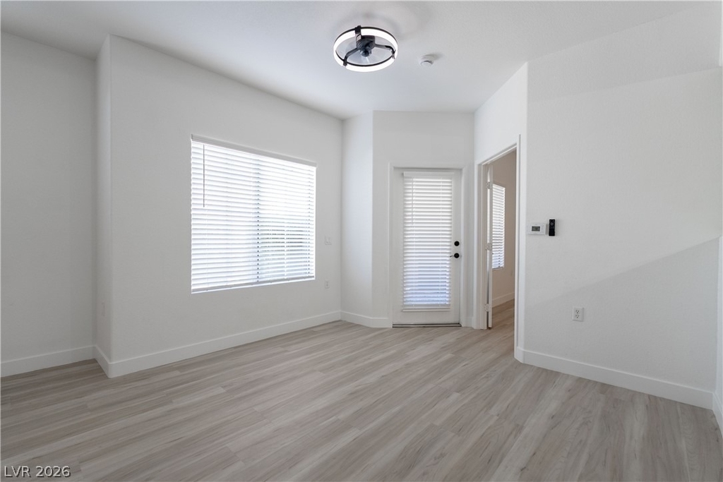 10245 S Maryland Parkway - Photo 11
