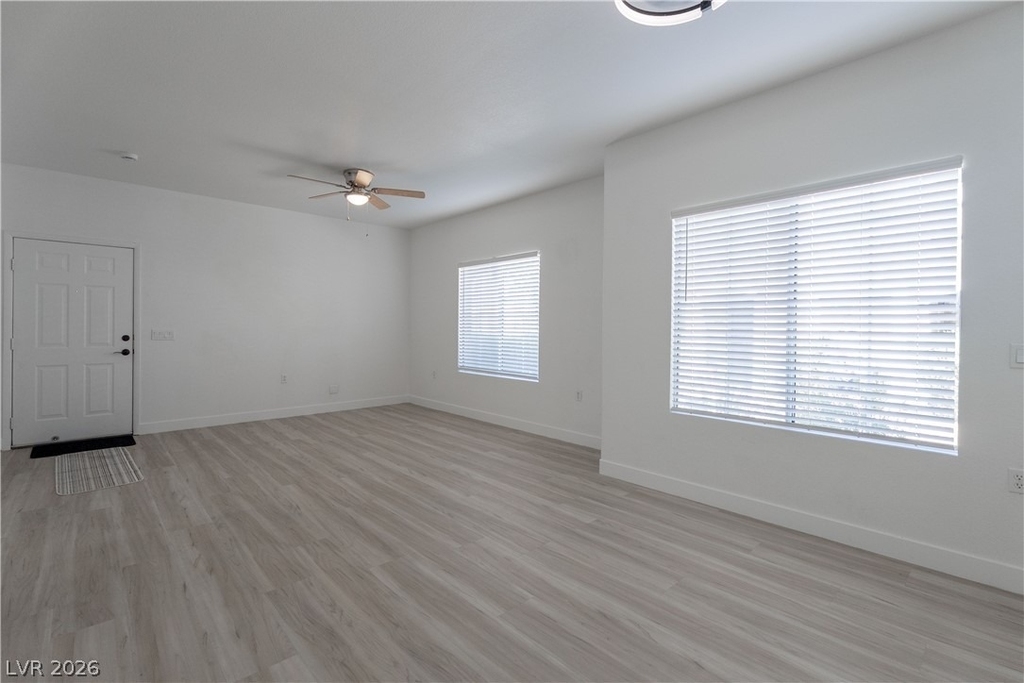 10245 S Maryland Parkway - Photo 8