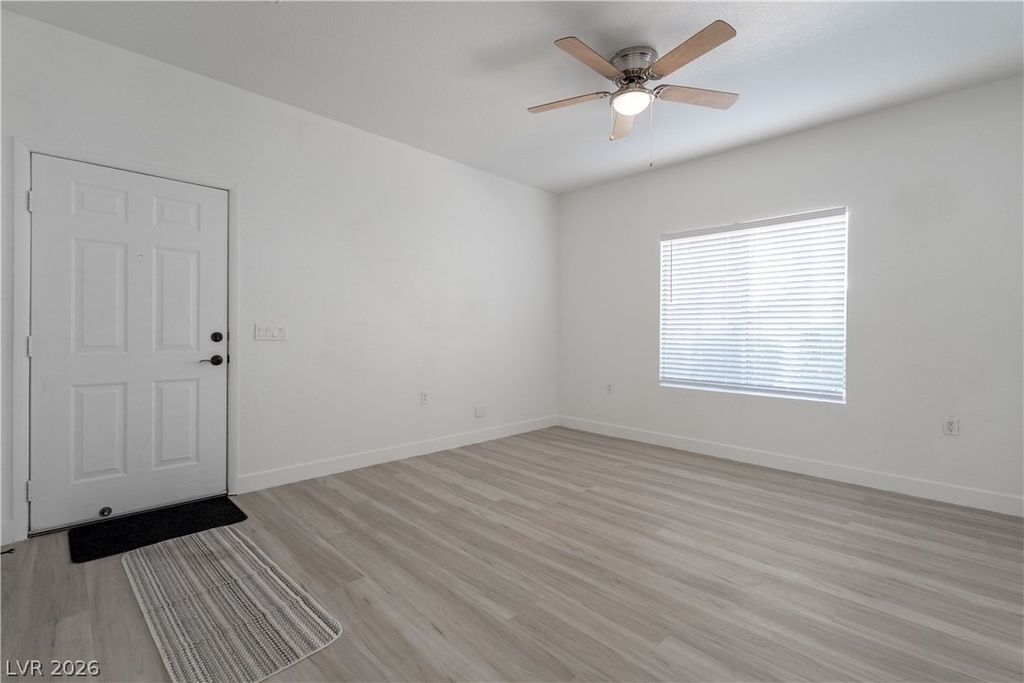 10245 S Maryland Parkway - Photo 12