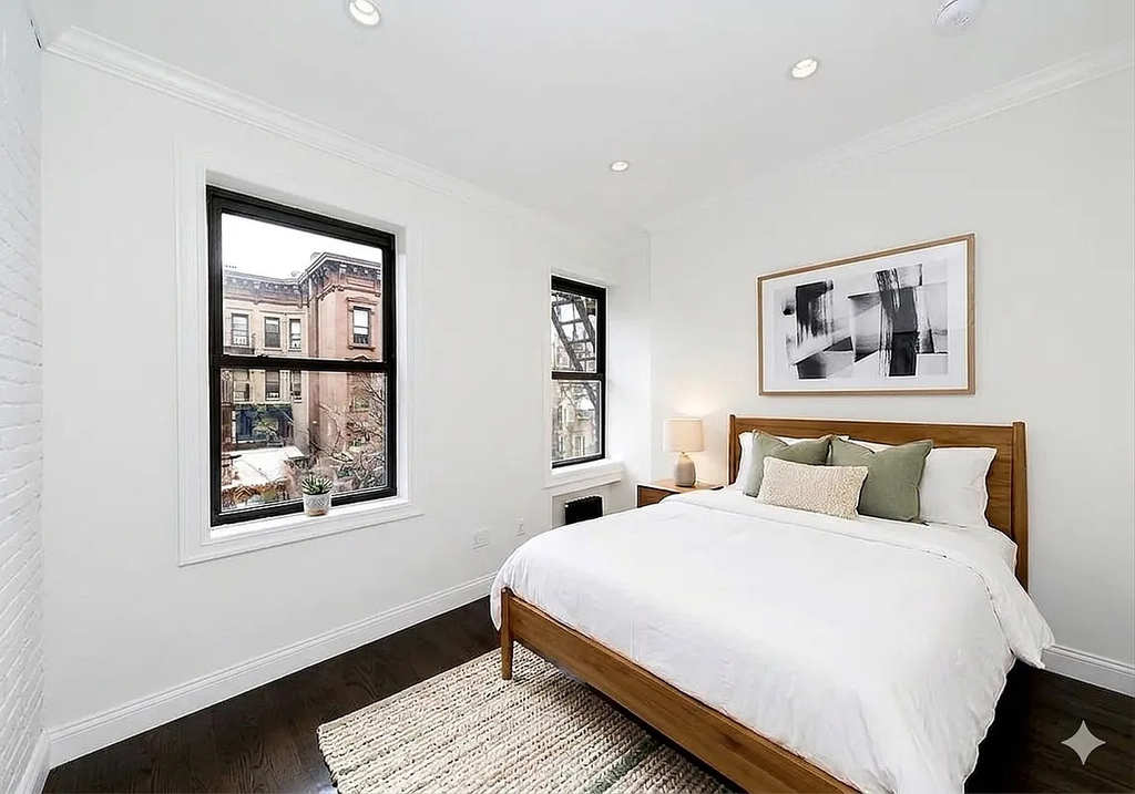 338 East 55th Street - Photo 0