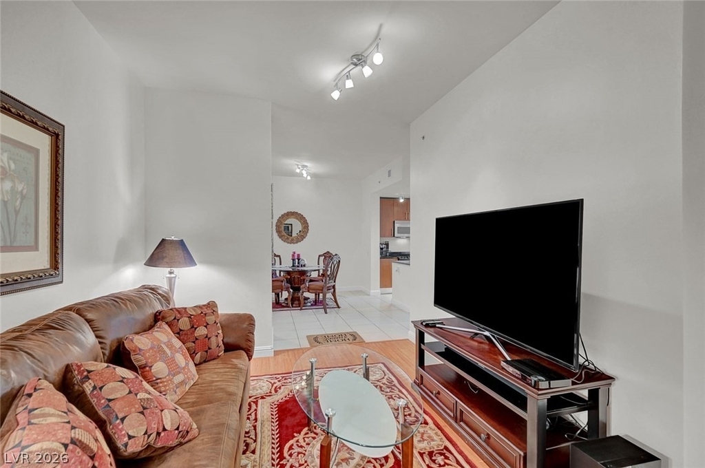 200 W Sahara Avenue - Photo 6