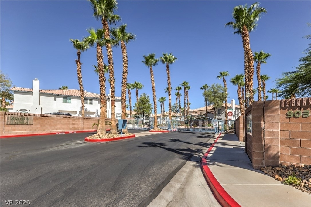 8136 Autumn Star Avenue - Photo 16