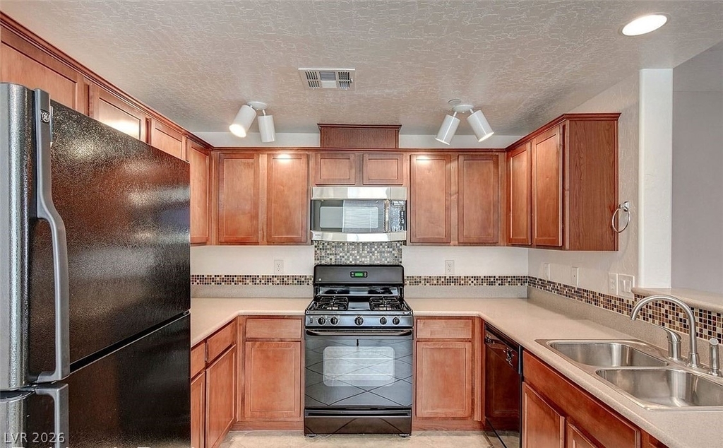 6868 Sky Pointe Drive - Photo 6