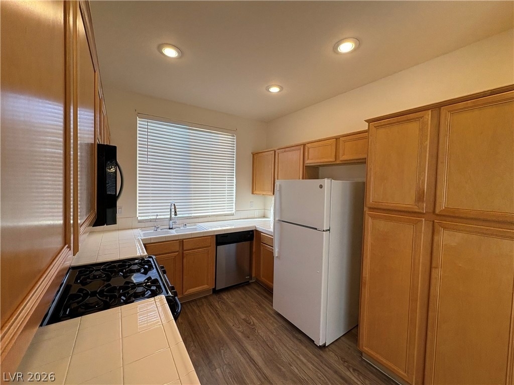10688 Oak Crest Avenue - Photo 8