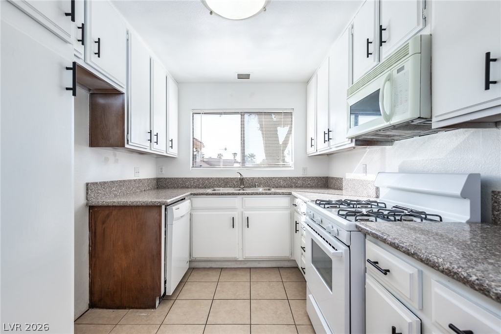 7434 Coffeyville Avenue - Photo 10
