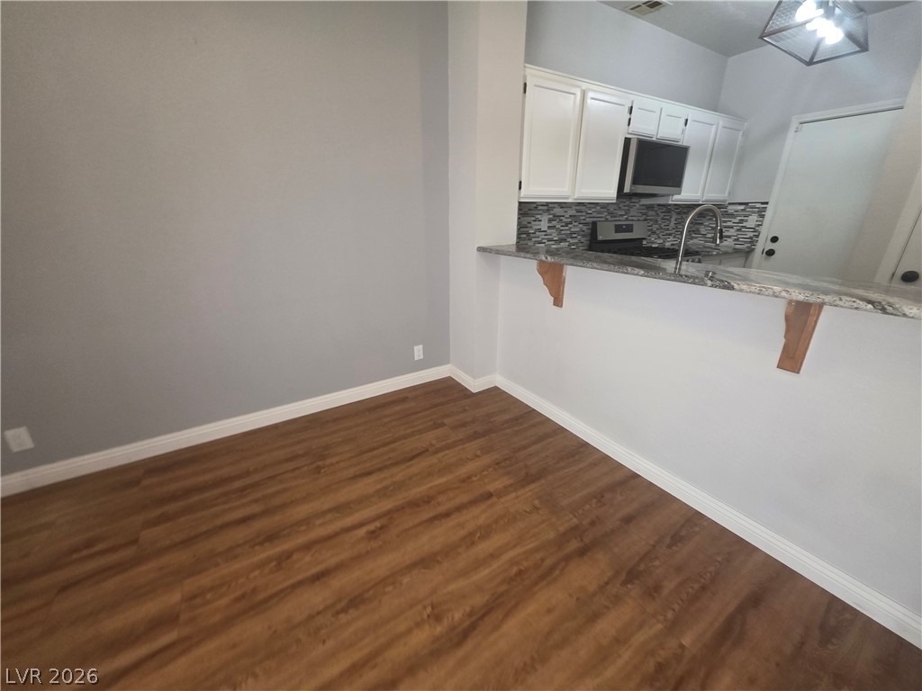 5027 Strauss Drive - Photo 5