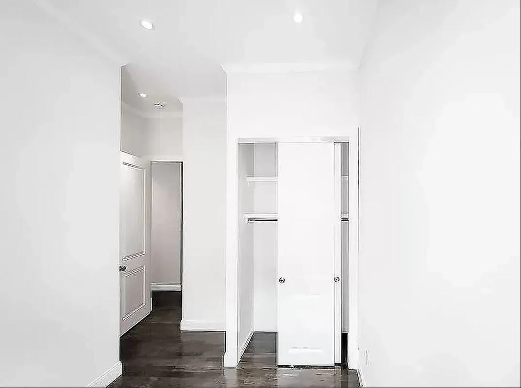 1377 Lexington Avenue - Photo 4