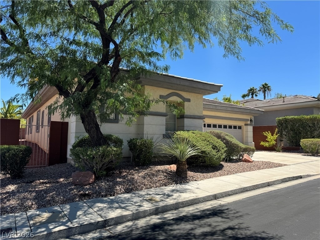 712 Pinnacle Heights Lane - Photo 2