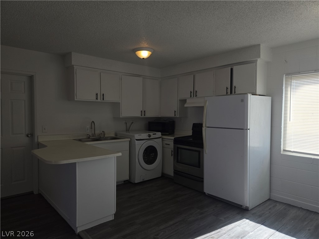 2937 Stewart Avenue - Photo 2