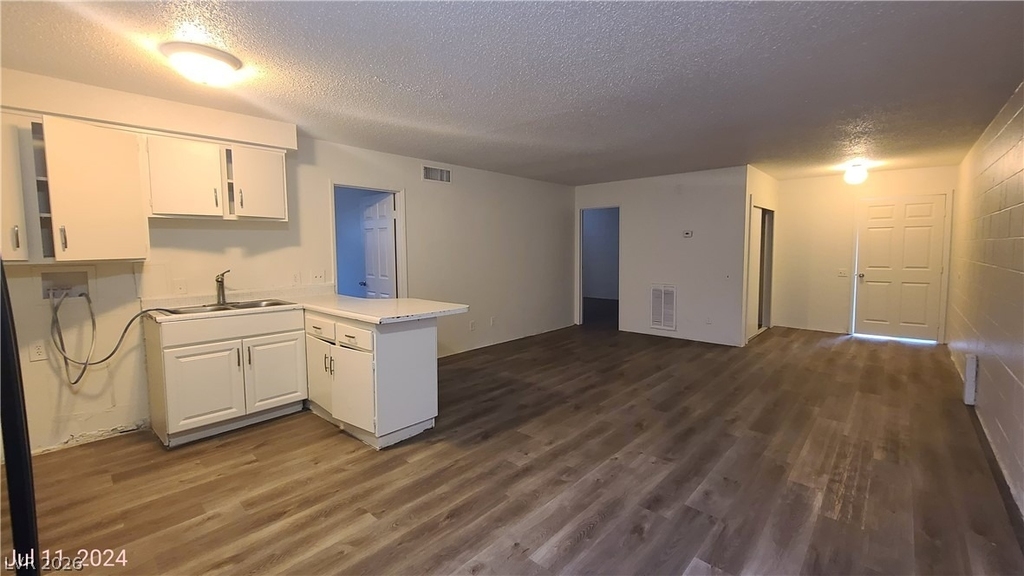 2937 Stewart Avenue - Photo 6