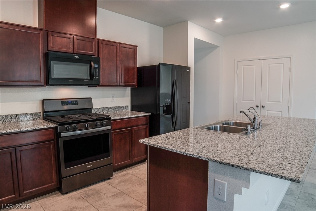 1818 Vibrant Barn Avenue - Photo 9