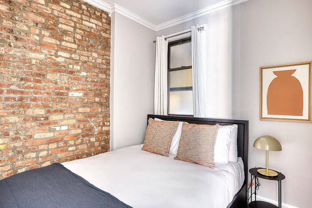 202 East 13th Street - Photo 2
