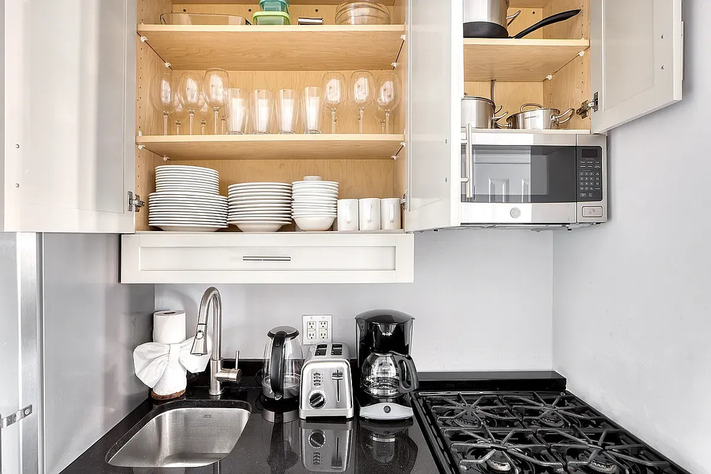 202 East 13th Street - Photo 6